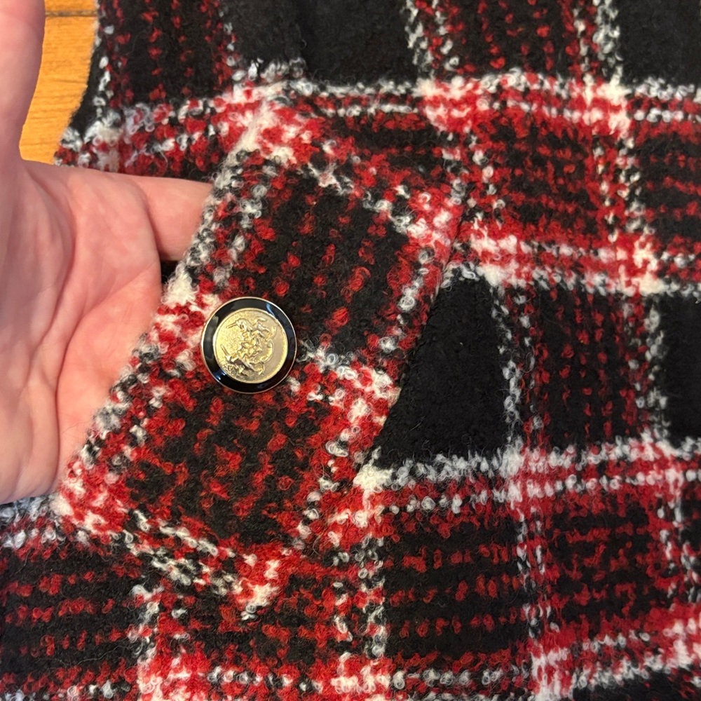Maje Paris Tweed Shorts FR 34 (US 2) Red Bouclé Gold Button High Waist - Picture 9 of 12